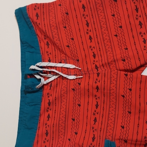 Carbon Shark Red And Teal Board Shorts Size 32 Unlined Side Pocket - Picture 2 of 9